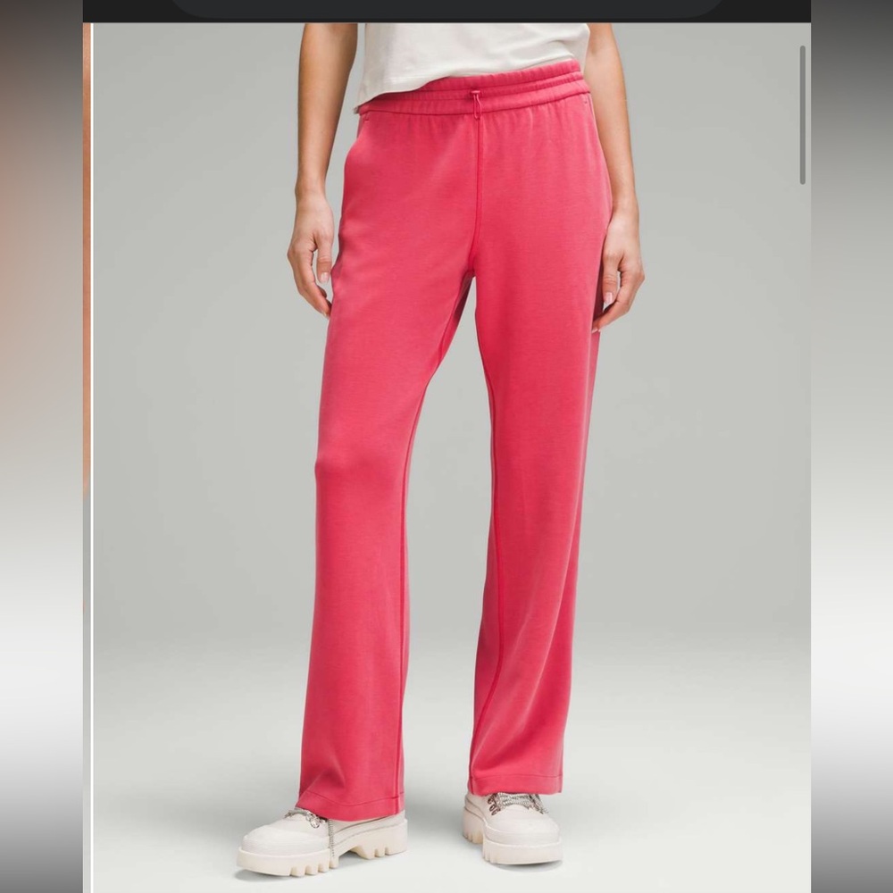 Lululemon Softstreame High-rise Pants size 10